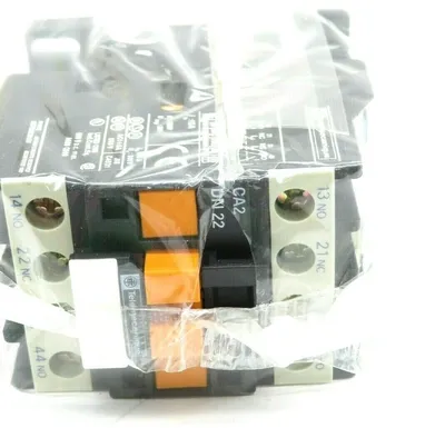NEW TELEMECANIQUE CA2-DN22F7 RELAY CONTROL CA2DN22F7