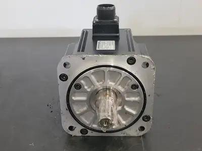 USED YASKAWA SGMG-09A2AB