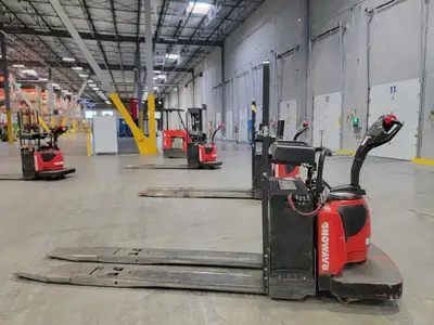 USED RAYMOND 8410