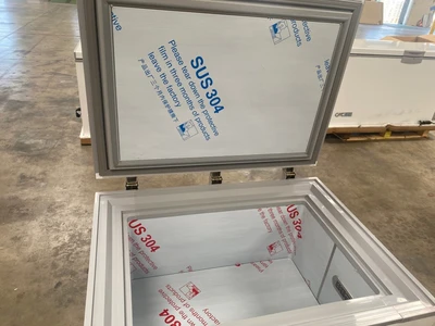 171-0389 36" Solid Top Self Contained Ultra Low Temperature Chest Freezer