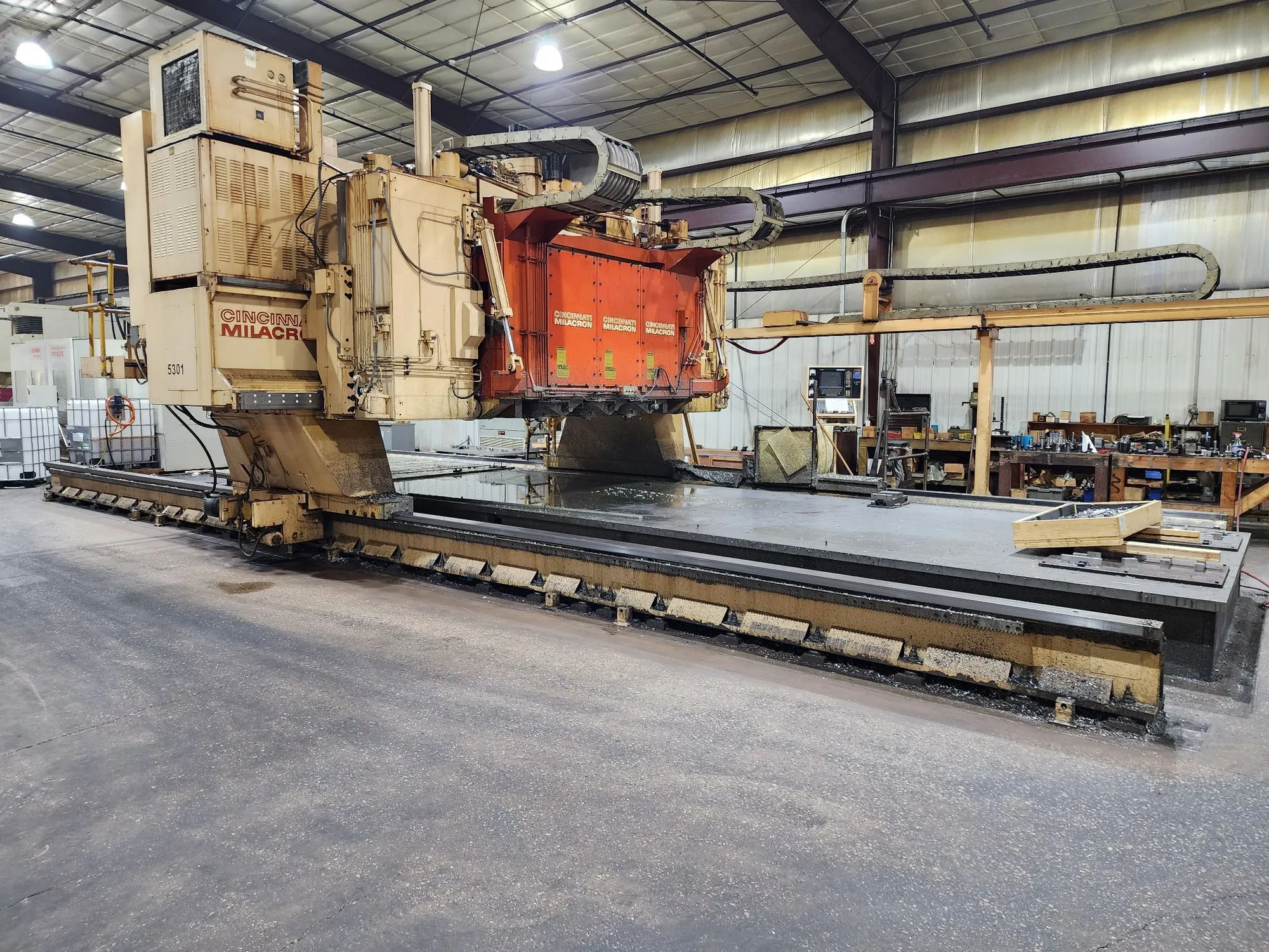 Cincinnati 3-Spindle, 5-Axis Gantry Machine