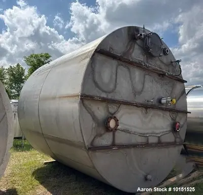 Used Stainless Steel Approx.10,000 Tank; 132" dia. X 144" straight side