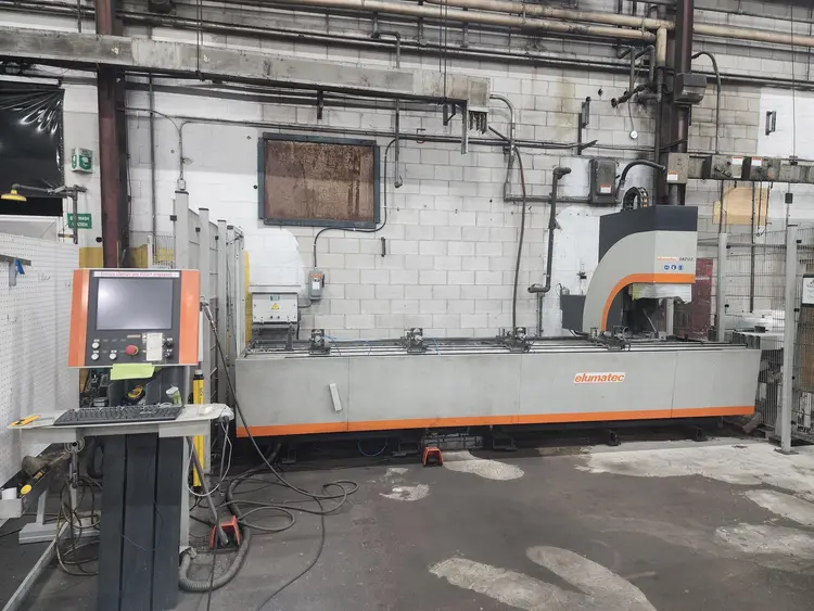 Used 2010 ELUMATEC SBZ 122/33 Vertical Machining Centers Ontario CA | ListingHippo 2 #184890