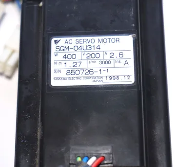 YASKAWA ELECTRIC SGM-04U314 SERVO MOTOR SGM04U314