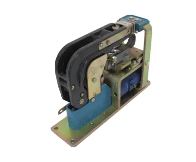 NEW SYLVANIA 74U131 CONTACTOR KS100 NEMA 3 N.C. 116882