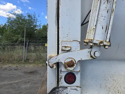 USED 2018 PETERBILT 348