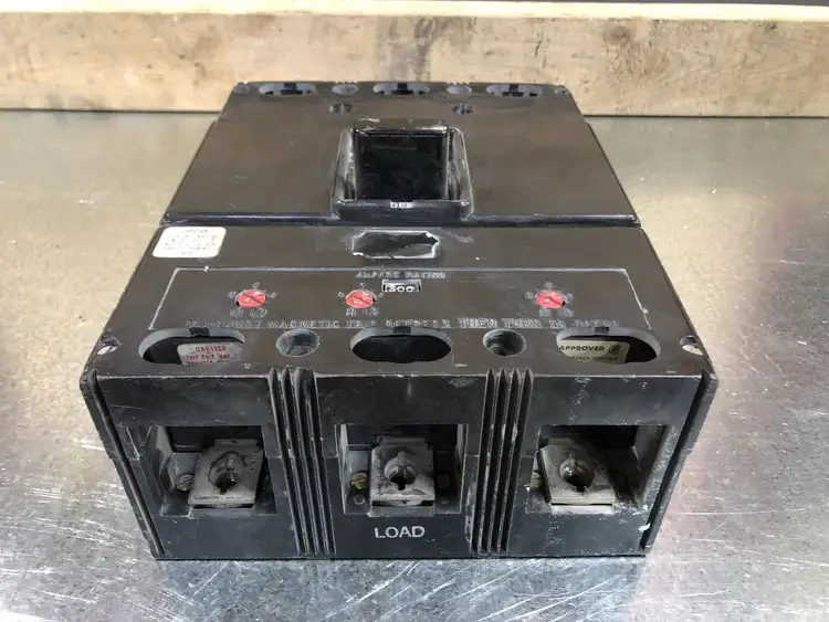 Used WESTINGHOUSE LA3400F Switchgears British Columbia CA | Lenmark #238600