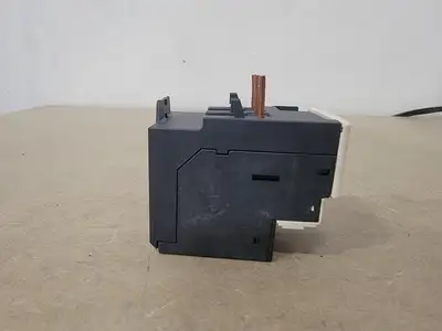 USED SCHNEIDER ELECTRIC LRD06
