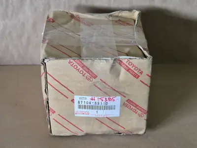 NEW TOYOTA GENUINE PARTS 87104-89110