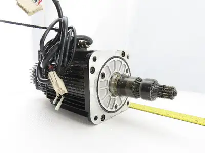 Yaskawa Electric SGMGH-13A2A-YR23 AC Servo Motor Removed From a Motoman YR-UP50