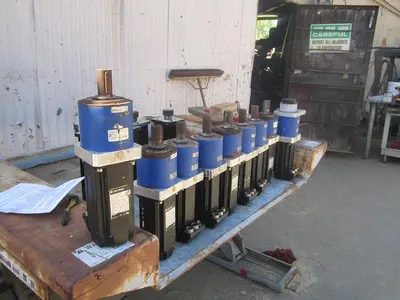 USED ALLEN BRADLEY MPL-8430P-MK24AA
