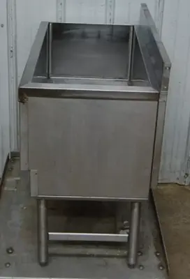 142-1244 Perlick 30 Inch Underbar Ice Well Bin w 8 Circuit Cold Plate