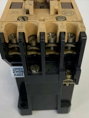 USED ALLEN BRADLEY 700-F400A22