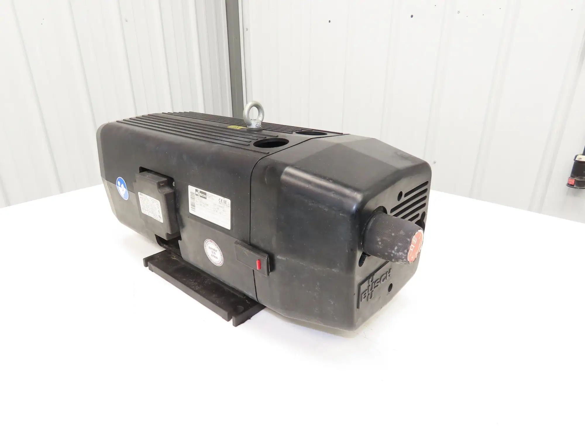 Busch SV 1040 C 00 Rotary Vane Vacuum Pump 120mbar 48m³/h 1.6Hp 200-277/480V 3PH