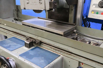 USED 1987 MITSUI MSG-250MH, 2X DRO, WALKER LBP FINE-DIV. EMC,