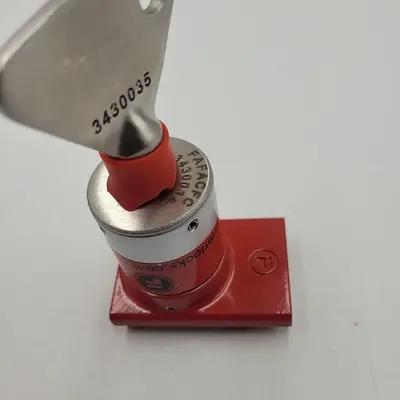 New | in-Stock FORTRESS INTERLOCKS FORTRESS INTERLOCKS 3430035 FAFACFC KEY, LOCK MECHANISM & BASE *KEY OPENS *NEW** Switch Parts | ND Industrial Surplus #1219600