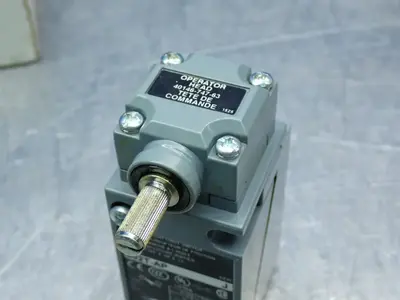 NEW ALLEN BRADLEY 802TAP