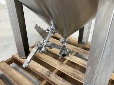 Used PSYCHO BREW JACKETED CONICAL FERMENTER/UNITANK 10BBL Jacketed Tanks Michigan US | Miedema Asset Management Group #1580123