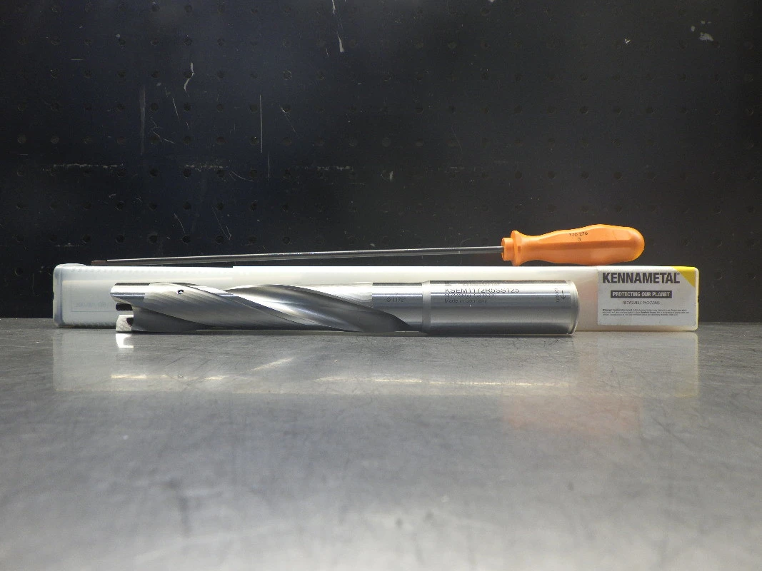 Kennametal 1.172" Coolant Thru Drill 1.25" Shank KSEM1172R5SS125 (LOC1046B)
