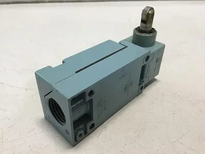 USED TELEMECANIQUE XCK-J-H7