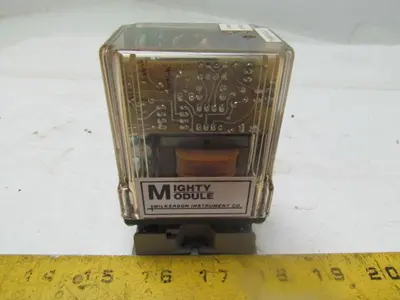 Wilkerson Instrument MM7010 Plug IN Mighty Module Relay W/Base