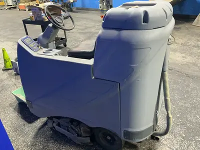 Used NILFISK ADVANCE ADGRESSOR 3220C Material Handling (misc) Ohio US | HGR 24 #1404996
