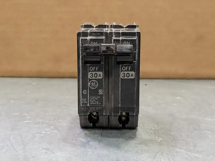 Used GENERAL ELECTRIC THQL230 Switchgears British Columbia CA | Lenmark #243310