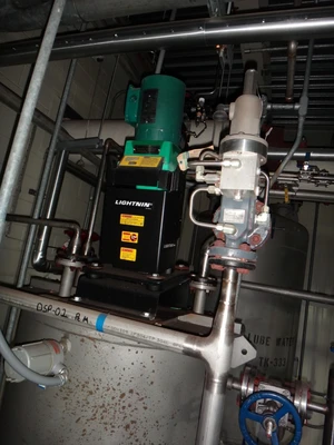 664 Gallon 304 Stainless Vertical Tank with Agitator