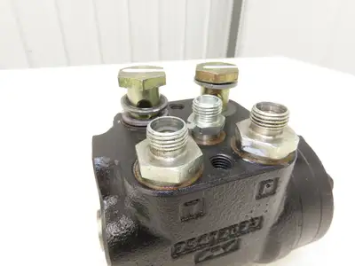 Linde 3865421203 Forklift Hydraulic Power Steering Pump Removed From E20C