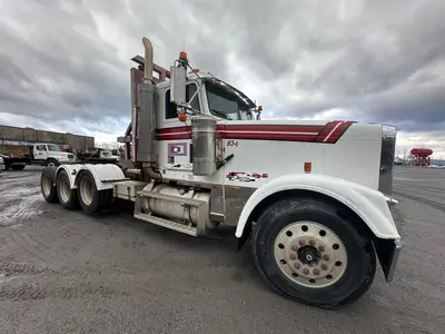 Used 2000 FREIGHTLINER CLASSIC FLD120 Conventional trucks Pennsylvania US | Proxy Equipment #1385355
