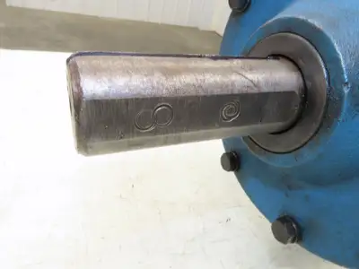 Worm Gearbox Horizontal Drive Dual Output 15:1 Reducer 1" Solid Input Shaft
