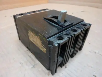 USED SQUARE D FHL36070