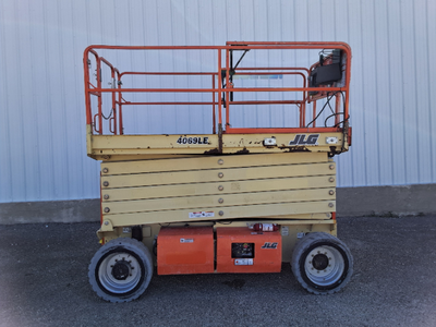 USED 2014 JLG 4069LE