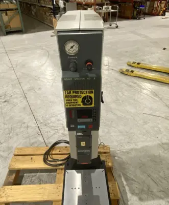 Used BRANSON Integrated Ultrasonic Welder 200/245VAC Input 14A Ultrasonic Welders Michigan US | Maverick Industrial Sales #1398026