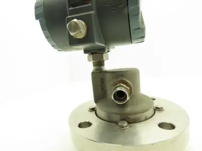 Foxboro 827DF-IS1SMSA1 Pressure Transmitter 3" CL150 Flange 12.5-65VDC 0-96" H20