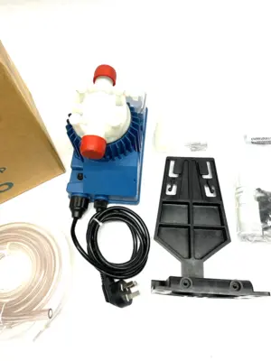 USED SEKO TEKNA ELECTROMAGNETIC METERING PUMP, WALL MOUNT, 0.4–110 L/HR