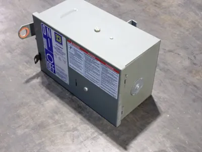 USED SQUARE D PFA32100G