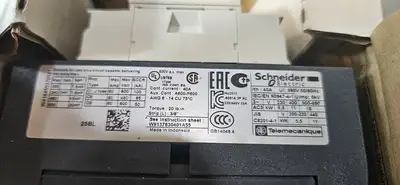 Schneider Electric LC1D25 / LAD4TBDL Contactor (BIN731)