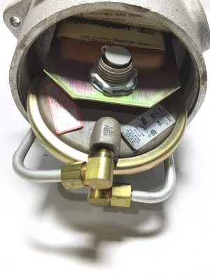 Crouse-Hinds EJH5311100 Explosion Proof Dust Tight Assembly w/Dwyer Pressure Switch