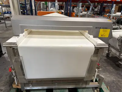 Used METTLER TOLEDO SAFELINE Metal Detectors Illinois US | M&M Equipment Corp. #1385645