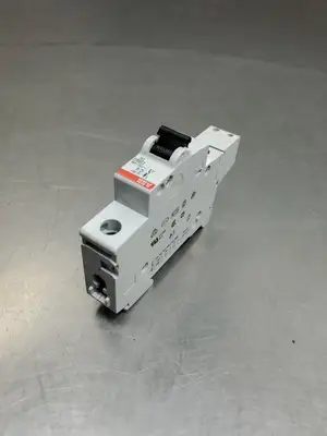 USED ABB S201-C6H10 Circuit Breaker, 1P, 6A, 230/400VAC