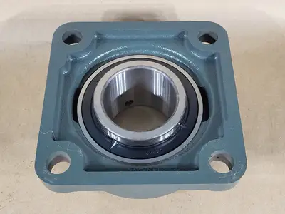 NEW NTN UCFX15-300D1