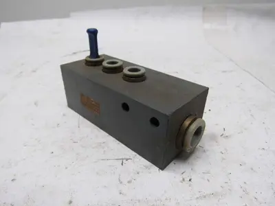 AVS Romer V 43-0077-12.ZF Composite Pneumatic Manifold Block From a L3030 Laser