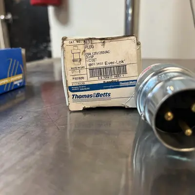 New | in-Stock THOMAS & BETTS 8713 Miscellaneous Equipment (Electrical & Power) Ohio US | Surplus Asset Holdings #1485622
