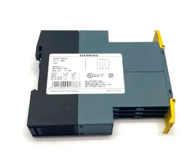 USED SIEMENS SIRIUS SAFETY RELAY, OUTPUT EXP.