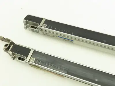 Keyence SL-C36H-R | SL-C36H-T Light Curtain Transmitter Receiver Set 700mm 24VDC