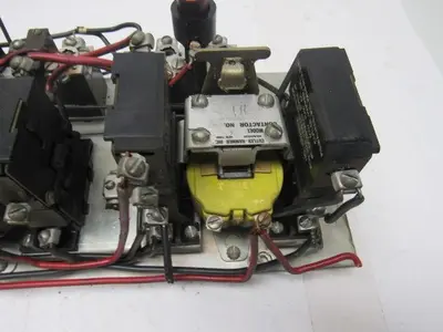 Cutler-Hammer 9739H1111A Size 0 Reversing Contactor Coils Overload