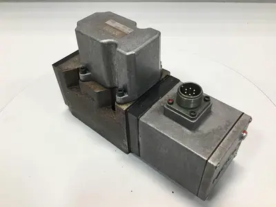 USED MOOG J661-040A
