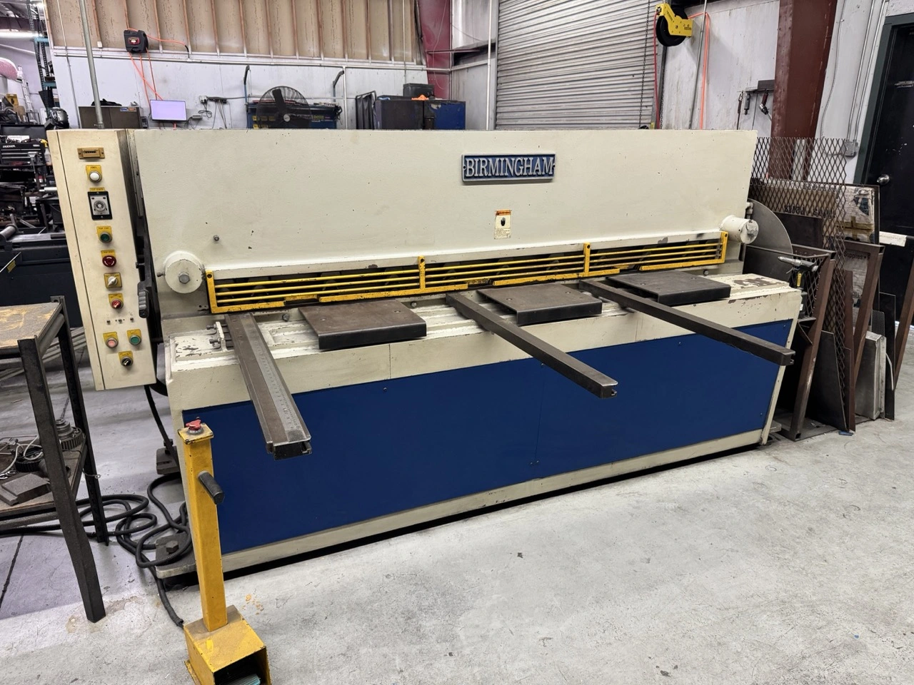 USED 2004 BIRMINGHAM H-0645