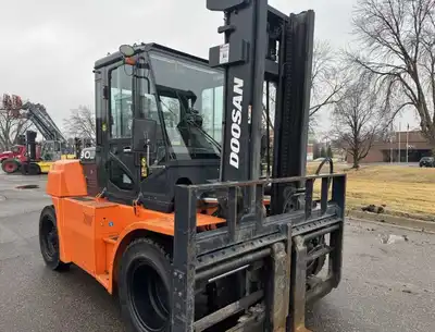 USED 2016 DOOSAN D90S-7